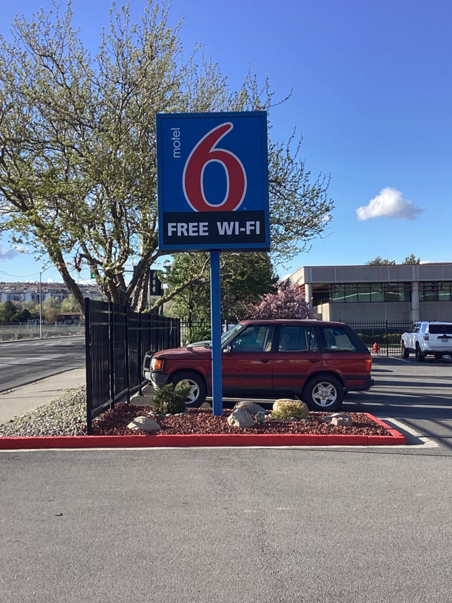 Motel 6-Reno, Nv - Livestock Events Center Bagian luar foto